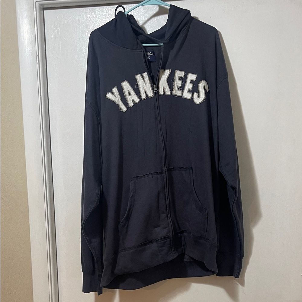 New York Yankees zip down hoodie size large